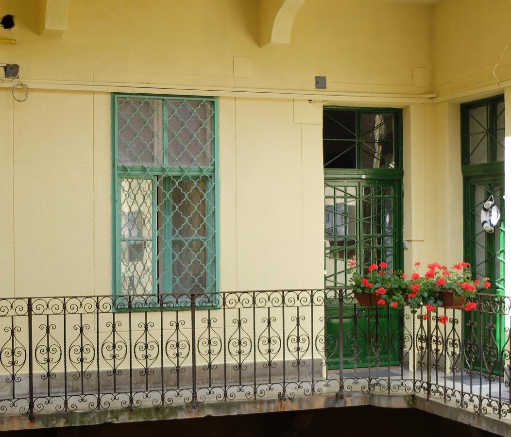 111 Hostel Будапешт Экстерьер фото